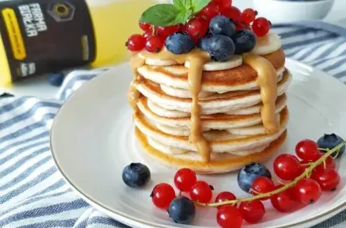 Puszyste proteinowe pancakes: Sekret na idealne śniadanie białkowe